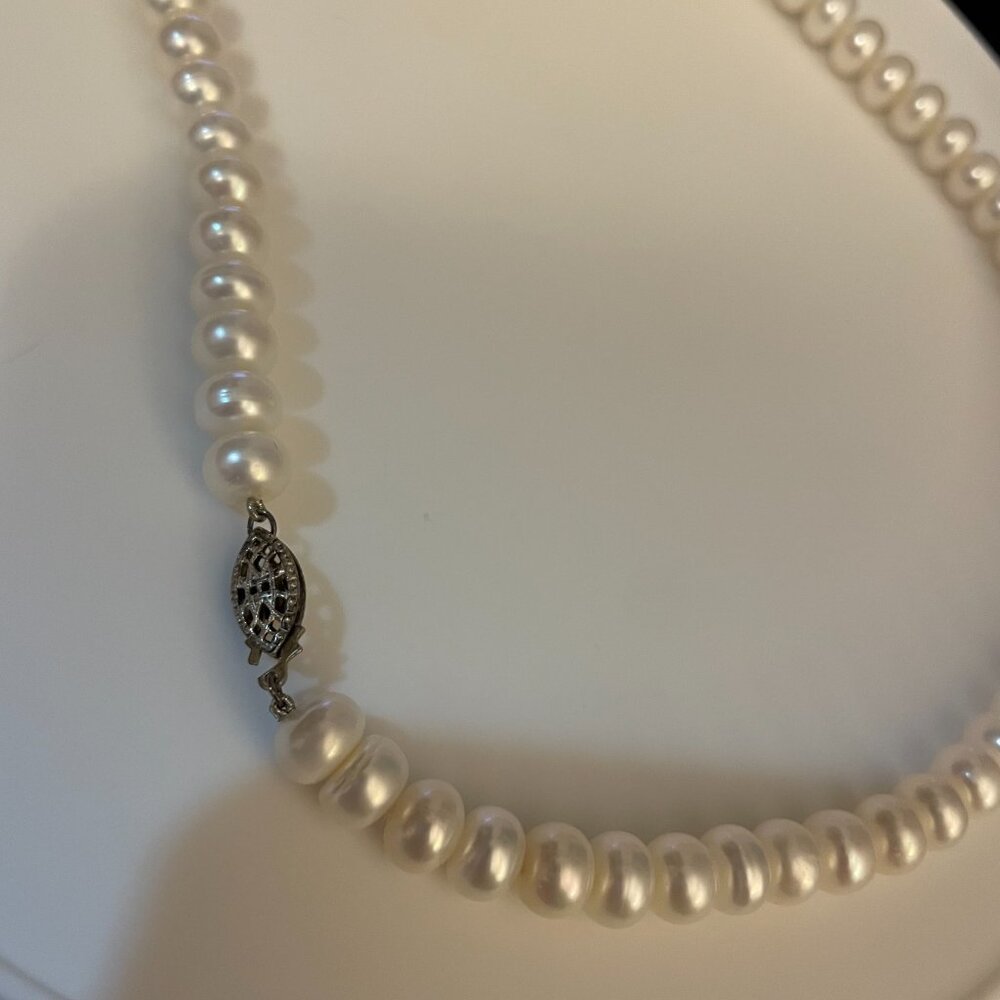 Ivory Freshwater Pearls Necklace - Picture 3 of 6
